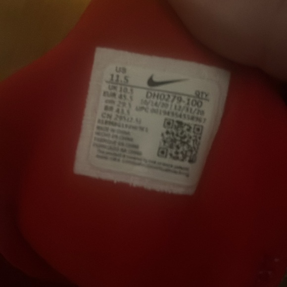 Nike air vapor max red and whites 11.5 men - Picture 3 of 5